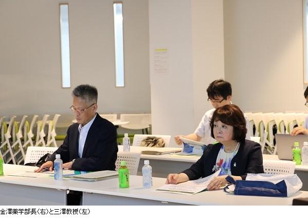 ①金澤薬学部長と三澤教授.jpg